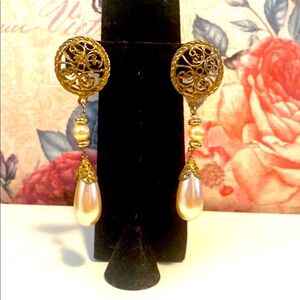 Fashion Jewelry Gold Cream Dangle Earrings